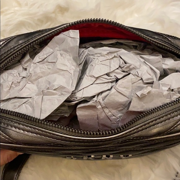 DKNY Silver Quilted Crossbody💕 - Picture 6 of 11